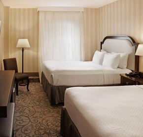 Guest room with 2 beds
