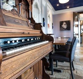 Piano & Dining room