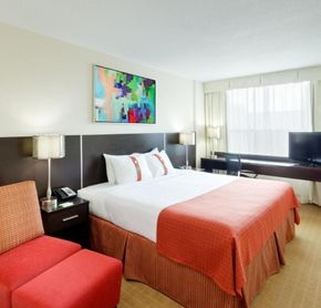 Room with 1 queen bed