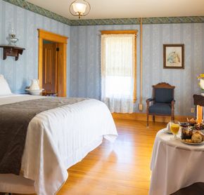 Superior Room Queen