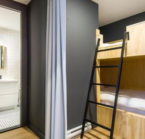 Chambre avec salle de bain privée