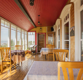 Breakfast area