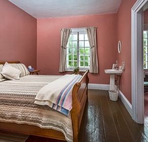 "Pink room"