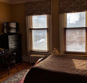 Room with 1 queen bed