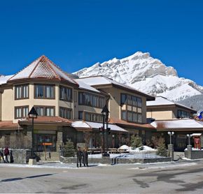 Elk Avenue, Banff
