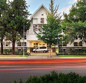 Huntingdon Manor Hotel