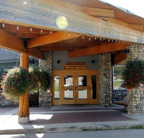 Waterton Lakes Lodge Resort