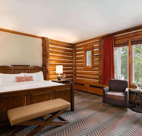 Room with 1 king bed