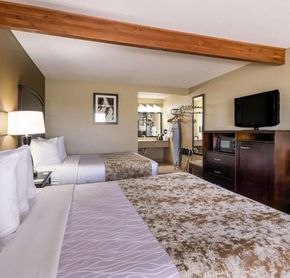 2 queen beds, BW Weston Inn