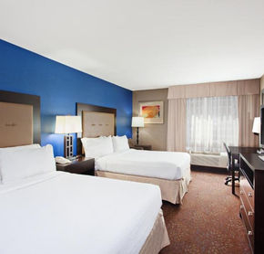 2 beds guest room