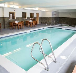 Piscine intérieure