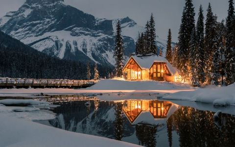 TOP 10 romantic spots in Canada