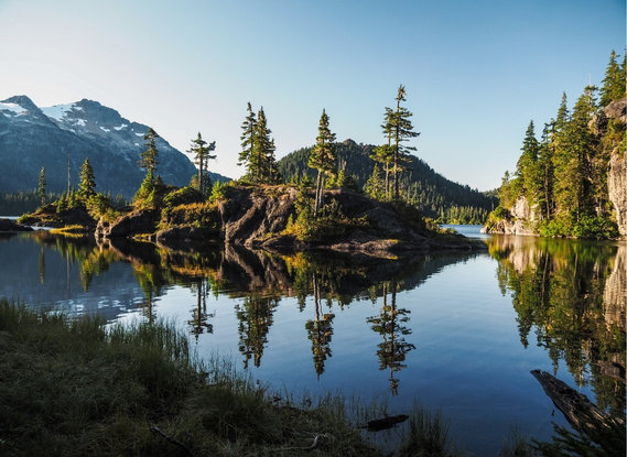 Lac et forêt sur l'île de Vancouver