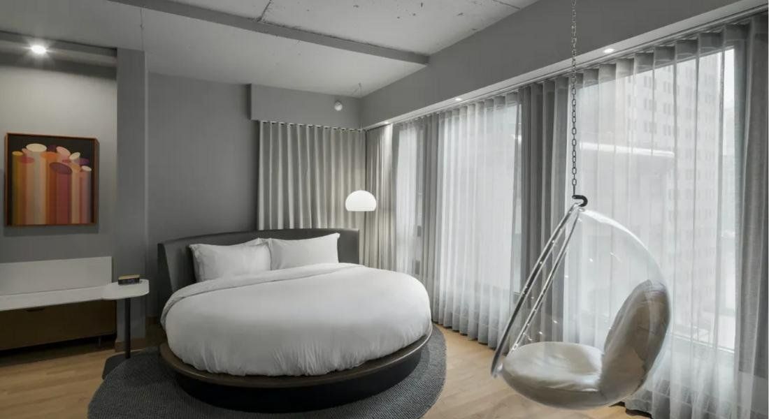 Hôtel Le Germain Chambre avec un lit rond