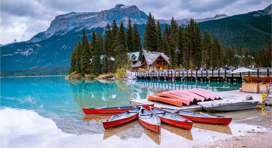 @fokke baarssen - shutterstock_1587512185 Yoho National Park guide
