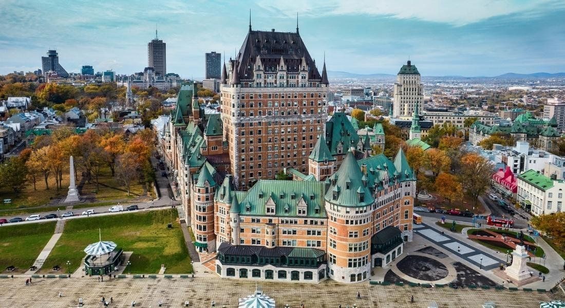 @ Fairmont Le Château Frontenac Vue aérienne de l'hôtel de luxe du Château Frontenac à Québec