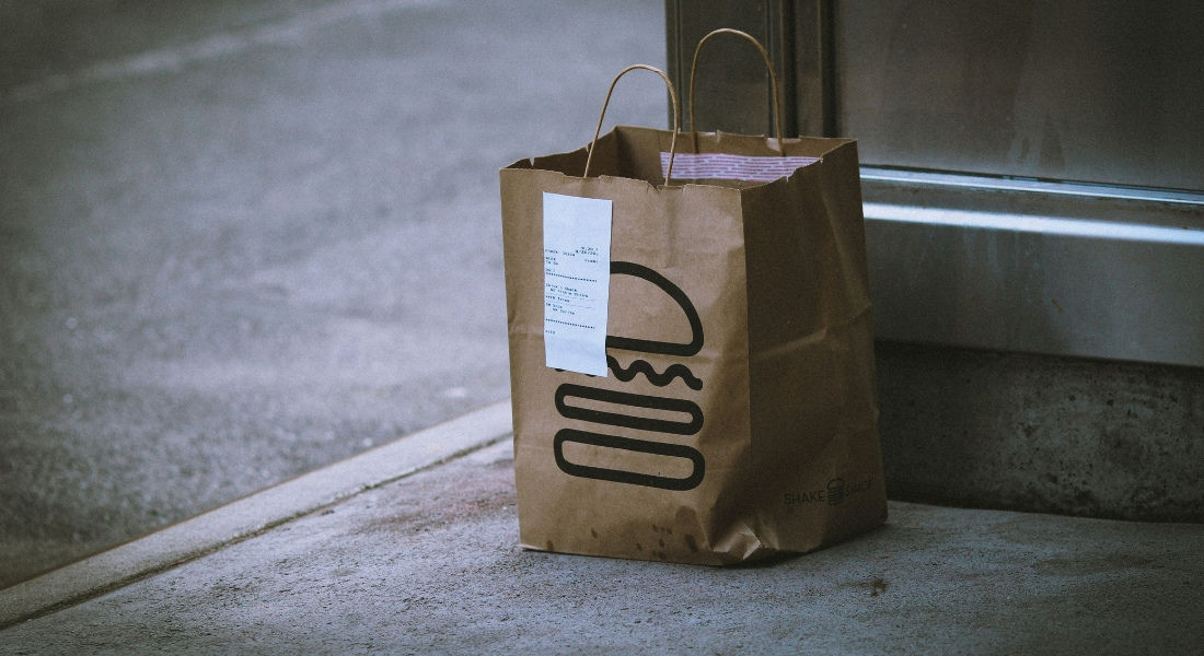 Tipping Guide in Canada Home food delivery bag