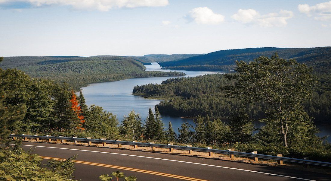 Vue sur le Lac Wapizagonke dans le parc de la Mauricie