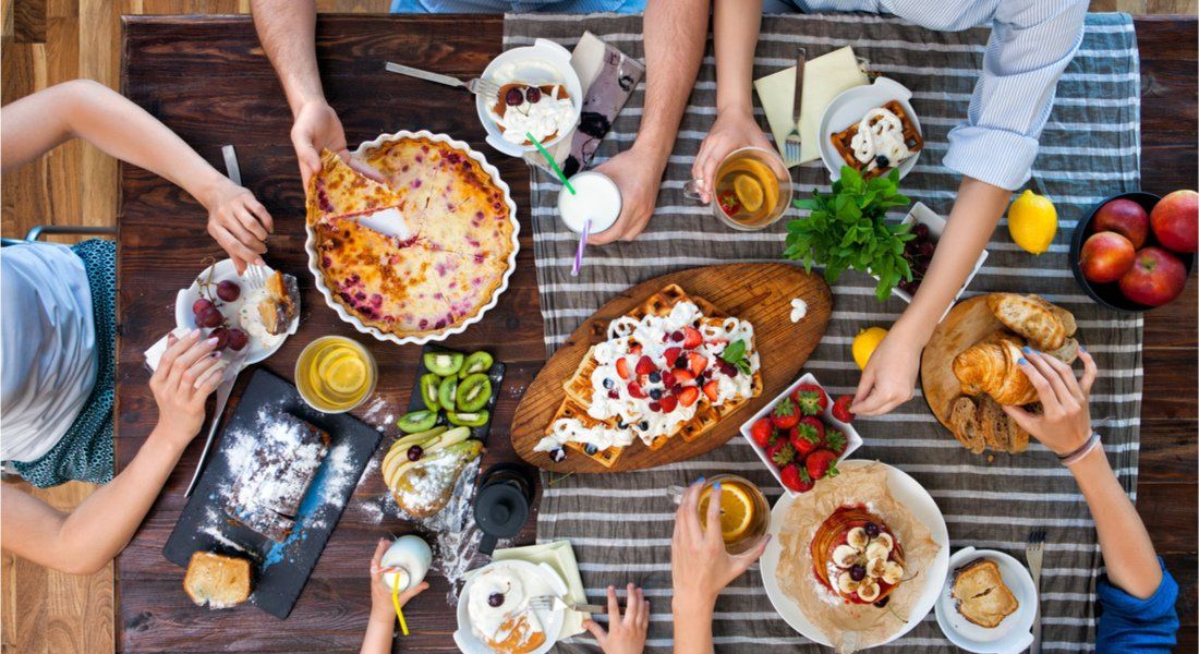 table de petit déjeuner
