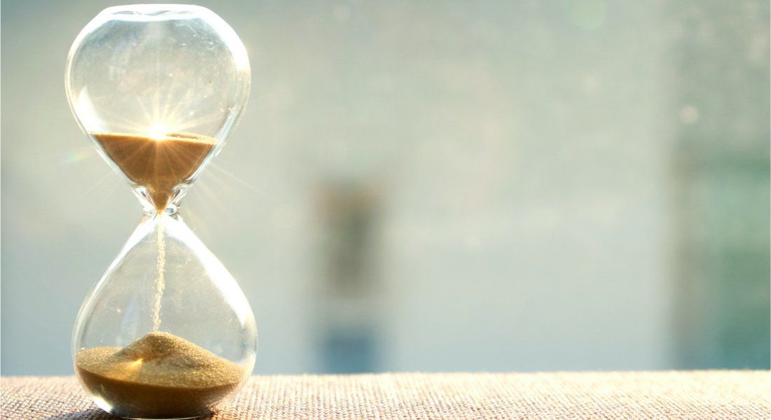 validité de l'AVE au Canada Sablier à moitié rempli