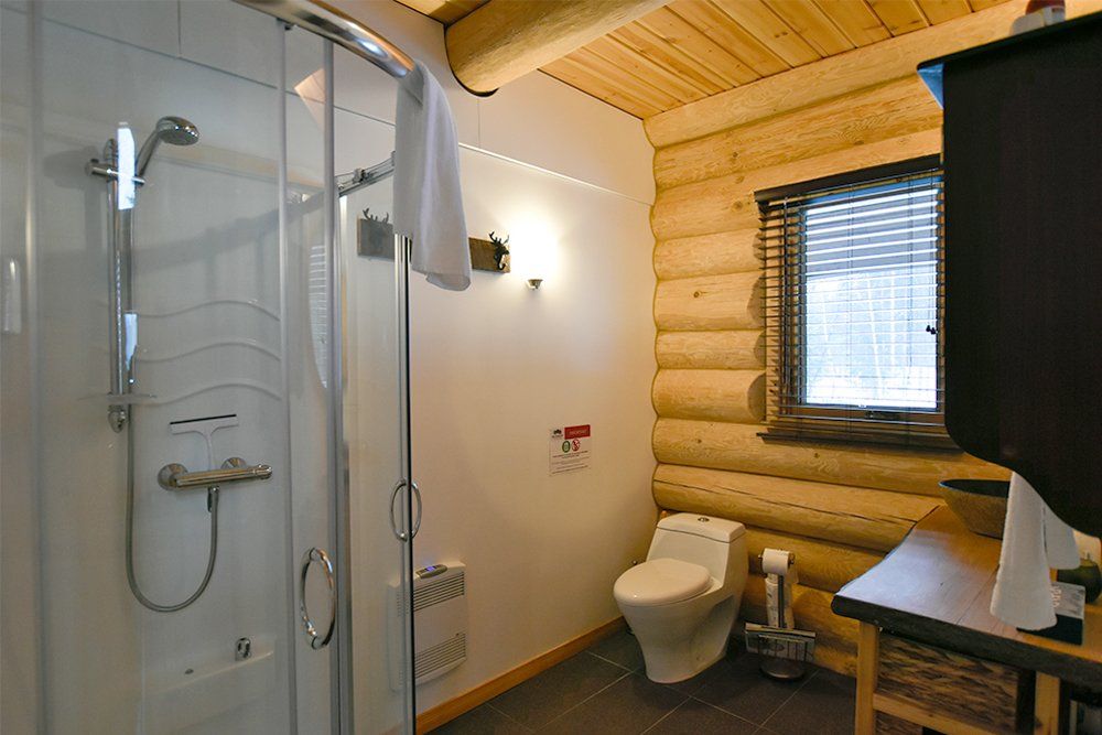 Chalet en bois rond Le Pinecone - Petite salle de bain