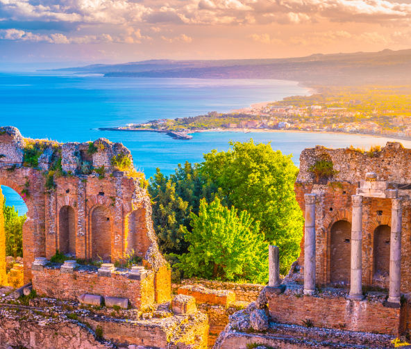 Sicile, ruines à Taormine