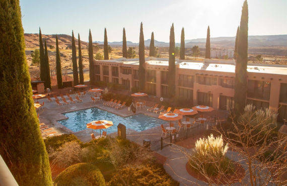 Courtyard Page at Lake Powell