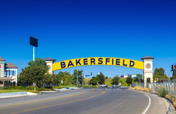 Bakersfield,CA - © credits-LPETTET  (iStock-1003160436-credits-LPETTET)