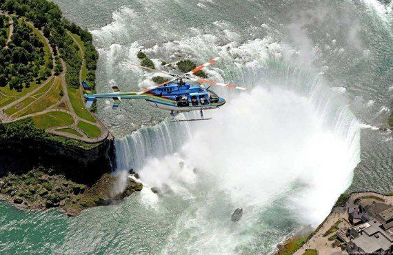 Survol des chutes en hélicoptère (Niagara Falls Tourism)