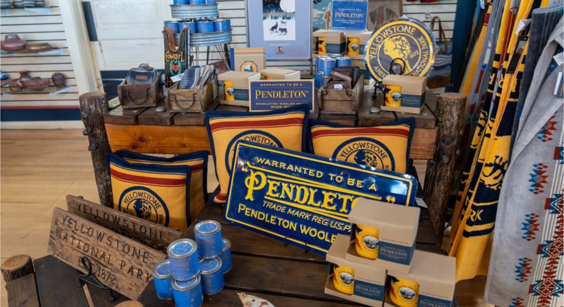Souvenirs vendus dans la boutique du Visitor Center de Yellowstone
