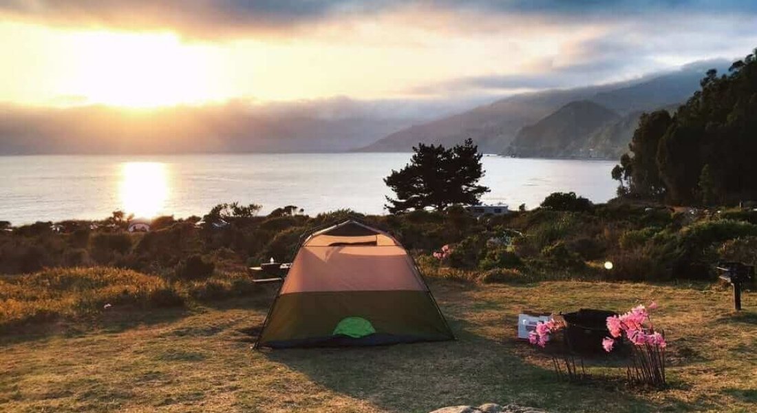 campground with ocean view on the American west coast