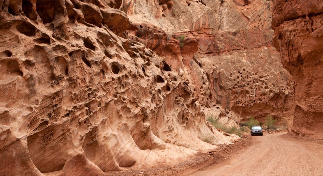 Capitol Gorge Road dans le parc de Capitol Reef