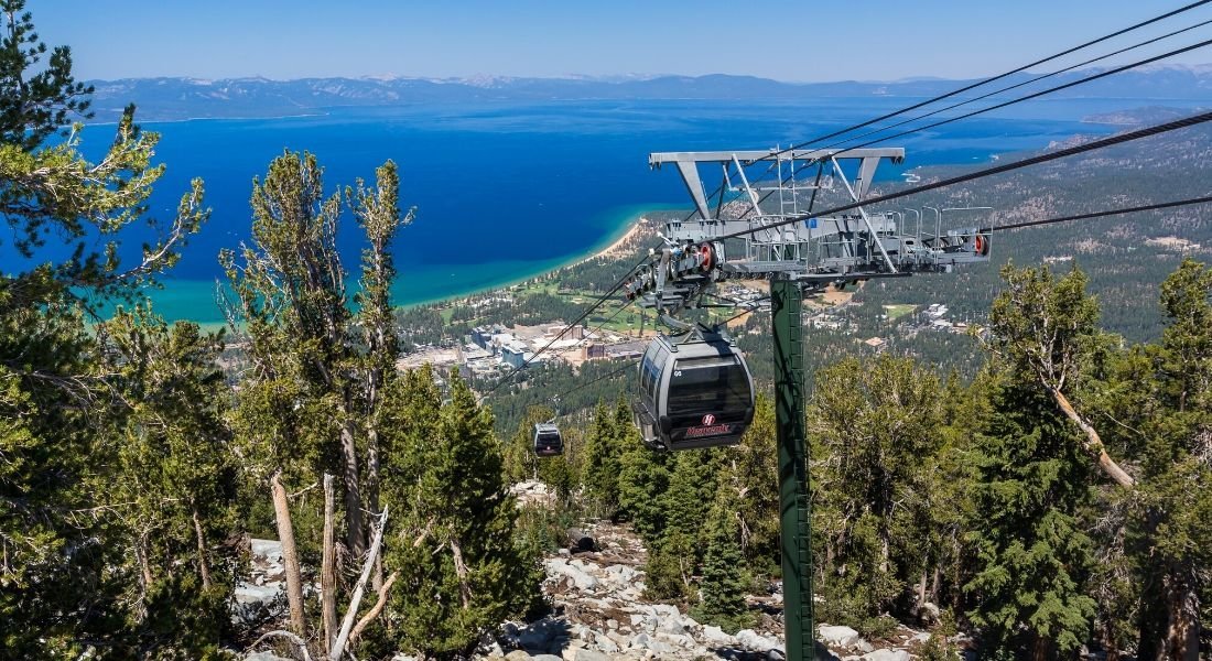 Vue panoramique sur le Lac Tahoe depuis les gondoles