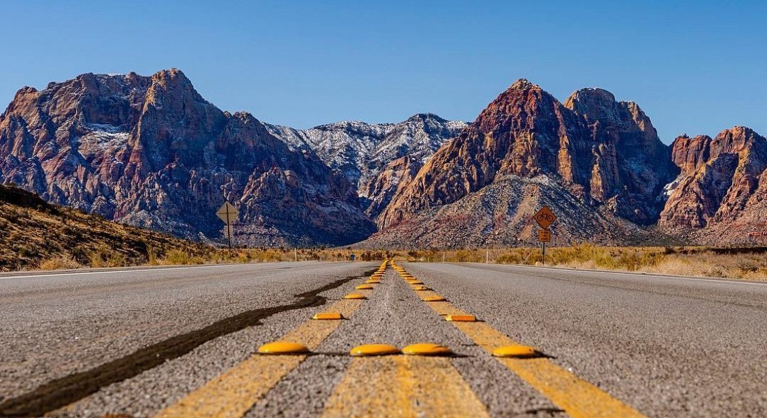 Route qui traverse le Red Rock Canyon