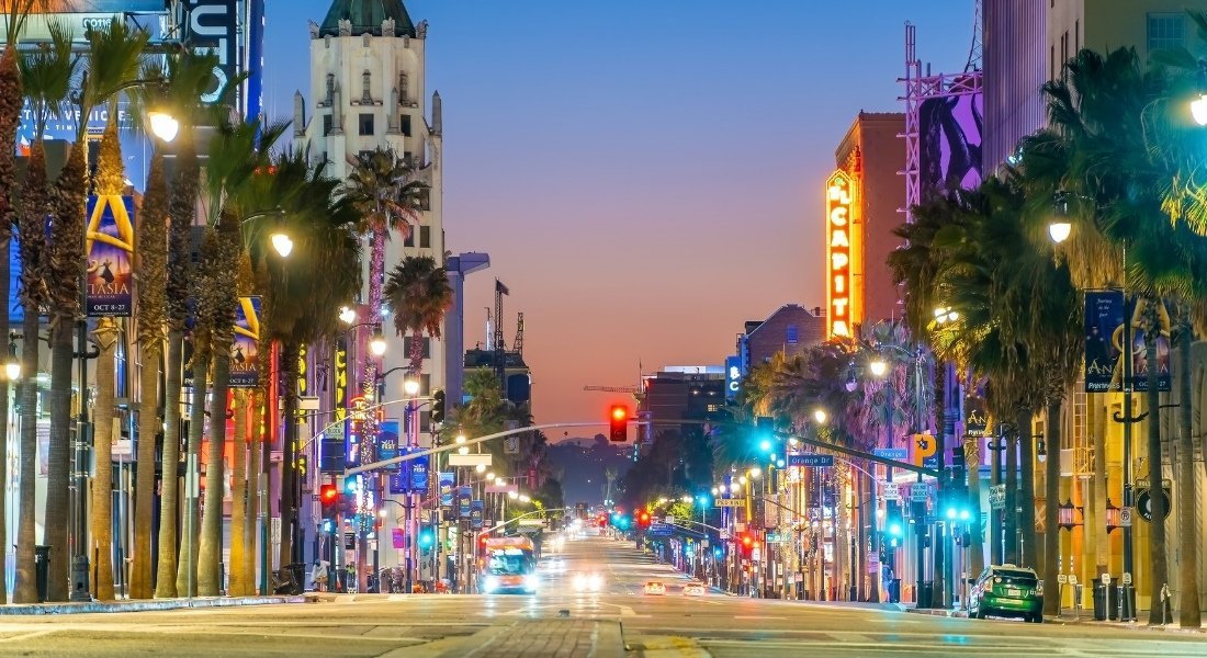 Adobe-303301546 @Wasin Visiter los angeles circuit californie