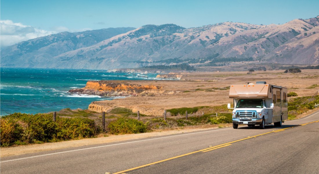 @canadastock - shutterstock_1076201930 Motorhome on Highway 1