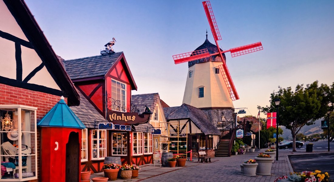 shutterstock_106732691 @ fox_lei. Solvang windmill