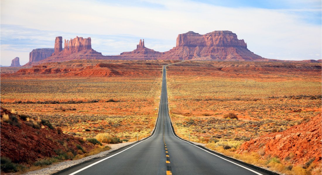 @ Johnny Adolphson - shutterstock_766585558 Monument Valley Forest Gump Point