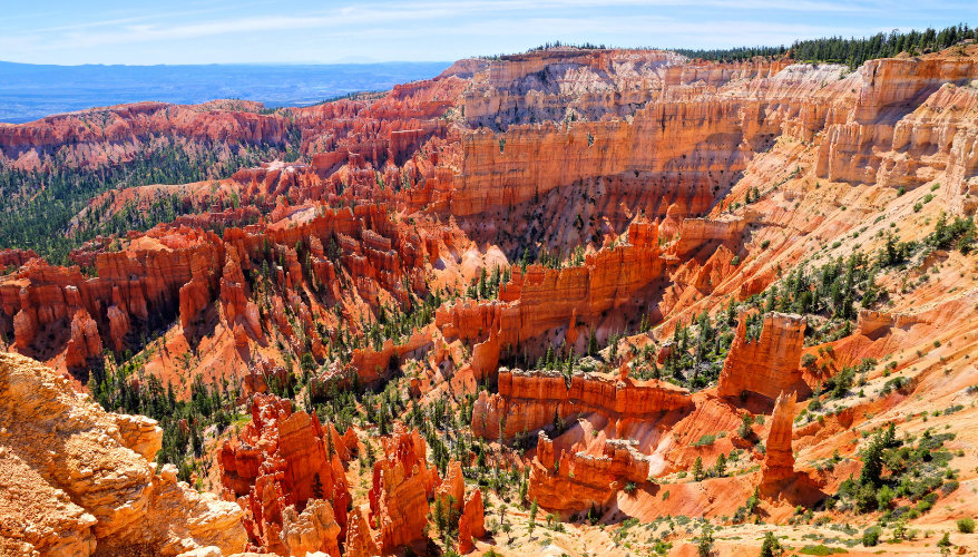 Les parcs de l'Utah en automne Bryce Canyon sous la lumière d'automne