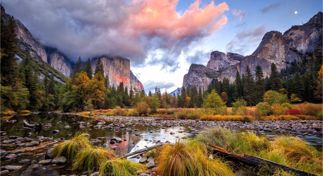 @f11photo - shutterstock_258887717 Vue sur les falaises de granit de Yosemite National Park