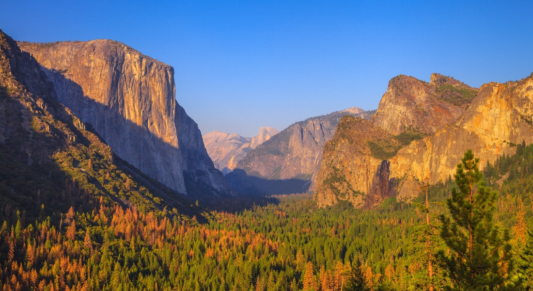 Yosemite Point de vue sur le Half Dome et El Capitain à Yosemite