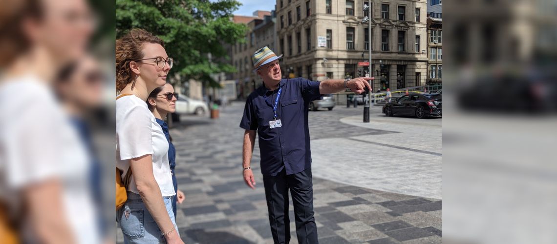 Guided city tour with a Montrealer, QC