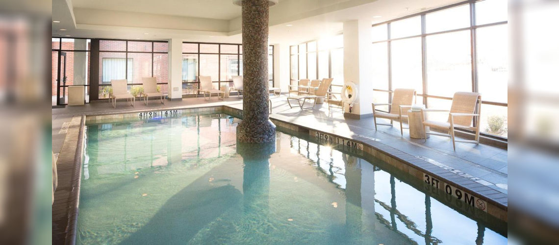 Holiday Inn Express Downtown Bricktown, swimming pool