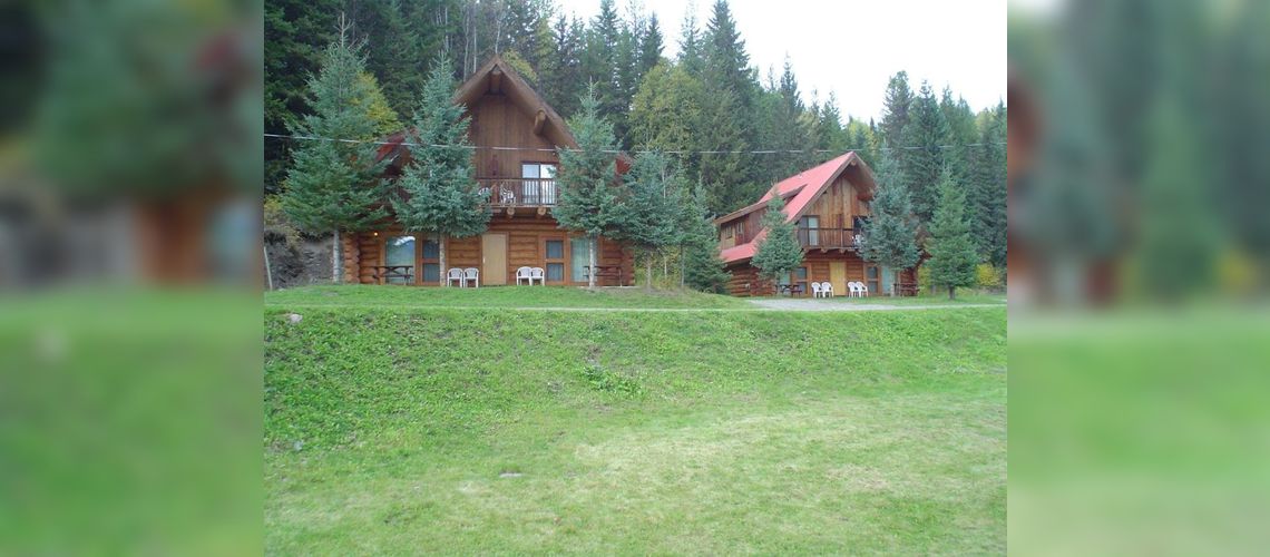 Helmcken Falls Lodge