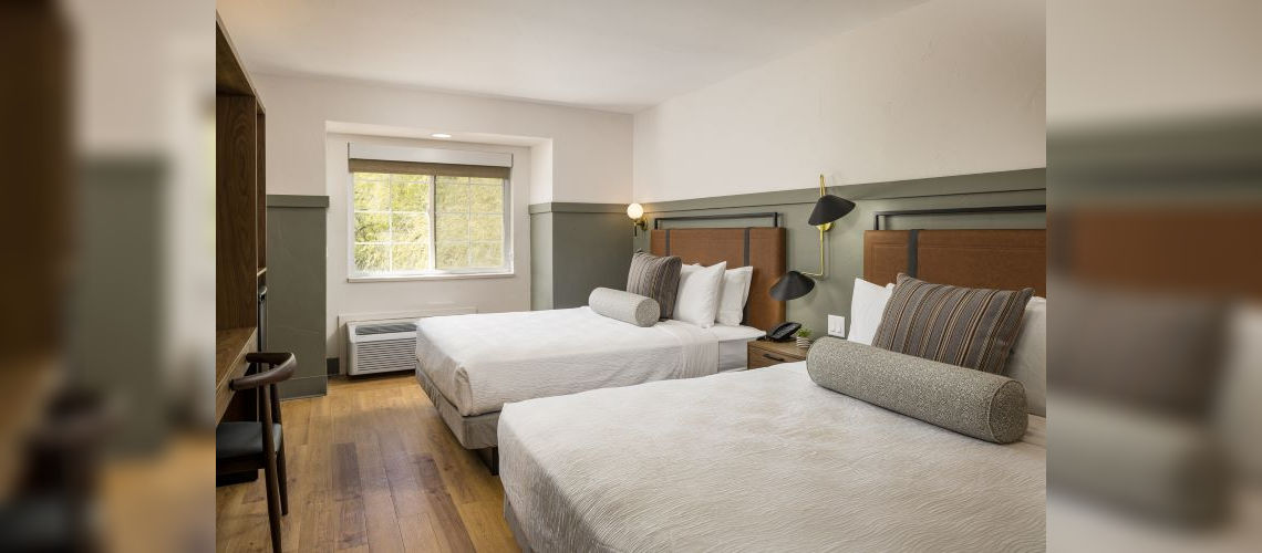 2 queen room