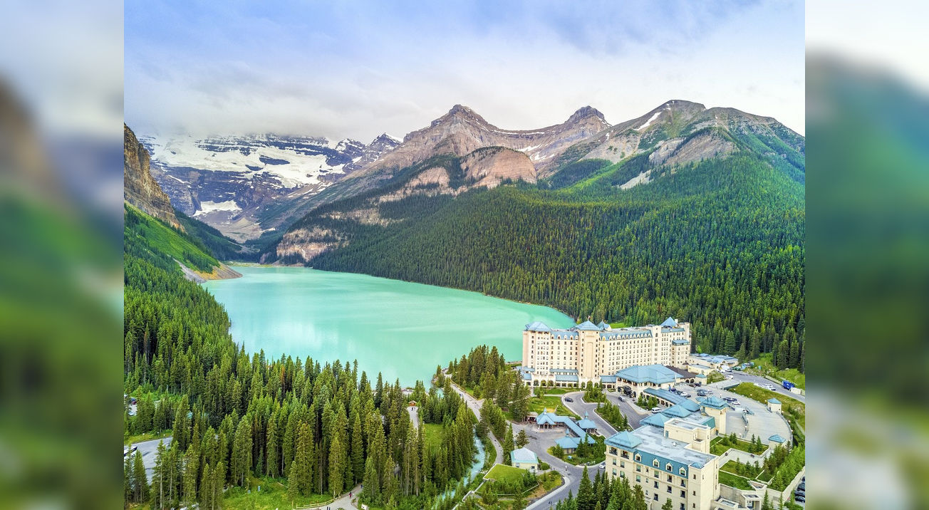 Fairmont Château Lake Louise Hotel - Lake Louise, Canada