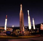 Kennedy-Space-Center-Rocket-Garden-Nuit