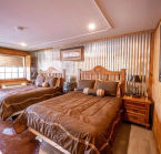 Big Texan Motel, two queen room