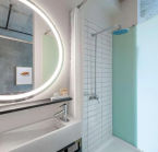 NYLO Las Colinas Hotel, bathroom