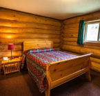 Glacier House Lodge - bedroom